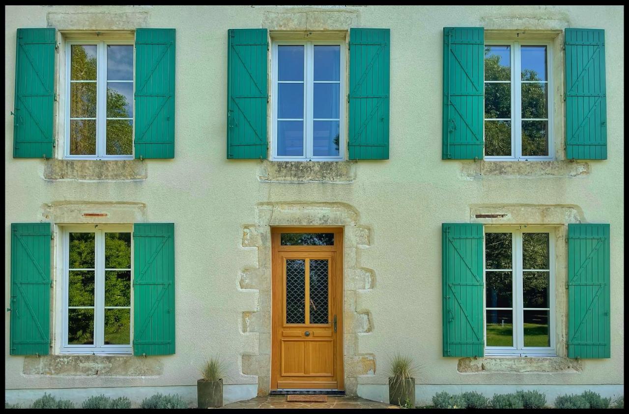 Bed and Breakfast Les Maisons Du Bonheur Château-Garnier Exterior foto